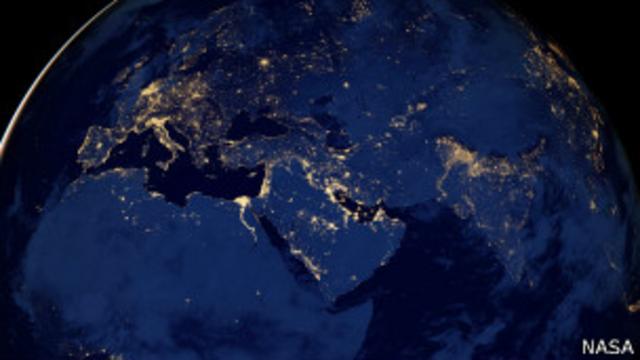 Imagen satelital nocturno.