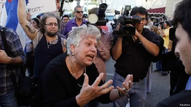 بعض الكوبيين الذين يعيشون في المنفي في فلوريدا عارضوا التقارب الأمريكي الكوبي 