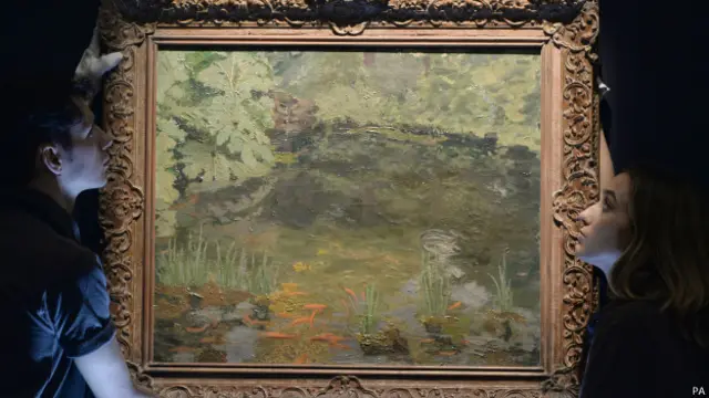 "The Goldfish Pool at Chartwell" (Çartueldə Qızılbalıq Hovuzu) əsəri 1932-ci ildə çəkilib.