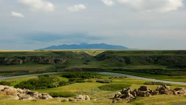 долина Молочной реки (Milk River) и Холмы Сладкой Травы (Sweet Grass Hills) – низкие вулканические горы