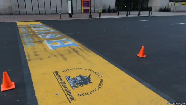 Финишная линии Бостонского марафона