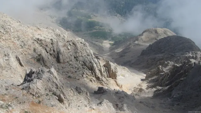 на канатной дороге Телеферик на горе Тахталы возле Кемера в Турции.