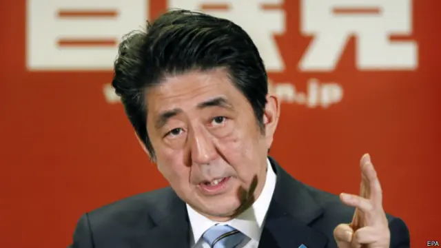 Perdana Menteri Shinzo Abe pernah mengendurkan sanksi terhadap Korut, tahun lalu, bersamaan dengan proses dialog.