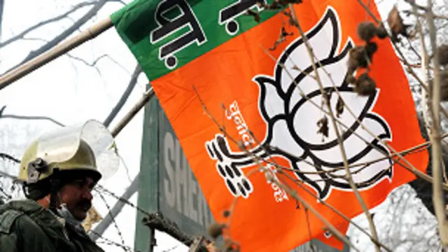 दिल्ली चुनावी जंग में उतरे मोदी