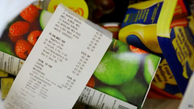 让顾客明知吃了亏,还要感谢来自商家的温情,编出什么故事能说服电视观众,是明年圣诞广告创意者要动脑子的。