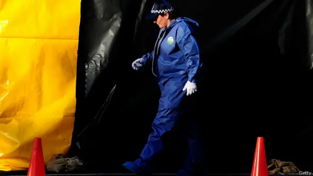 Kepolisian Cairns menemukan delapan jenazah anak-anak di samping seorang perempuan.