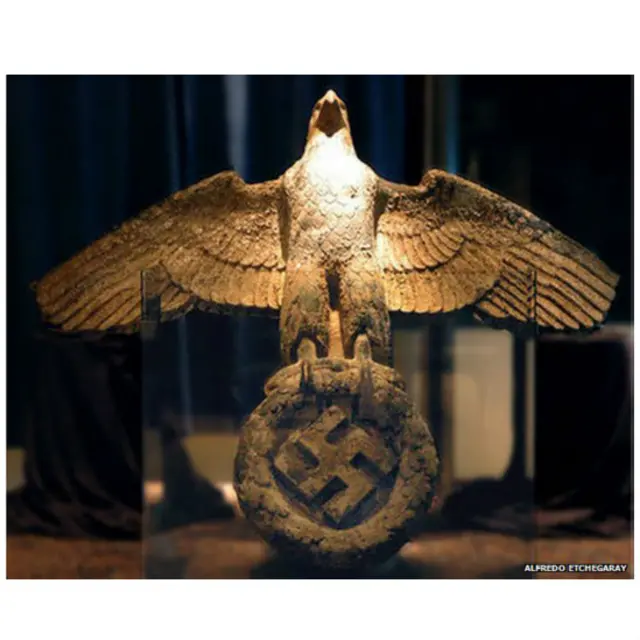 Pemerintah Jerman pernah memprotes sikap Uruguay yang memamerkan patung ini di sebuah hotel.