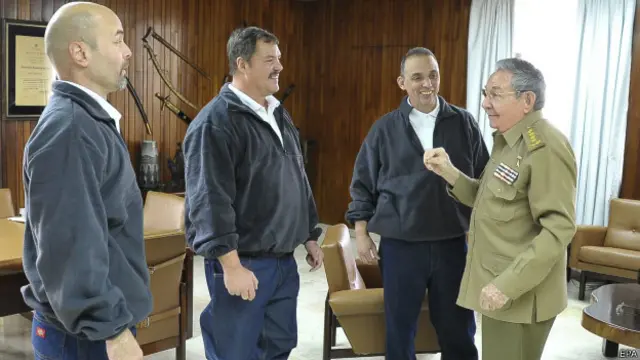 Кубинцы, освобожденные из американской тюрьмы