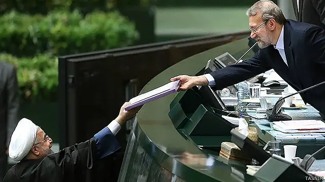 نزدیکی و همسویی لاریجانی و روحانی در سه سال اخیر، بهویژه در موضوع گفتوگوهای اتمی ایران با غرب و حصول برجام، بیش از پیش برای ناظران محسوس شد.