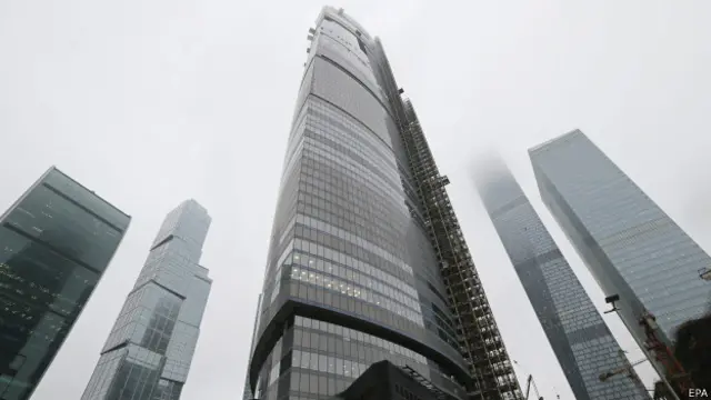 Недвижимость в кризисные времена расценивается людьми как хорошее средство вложения сбережений