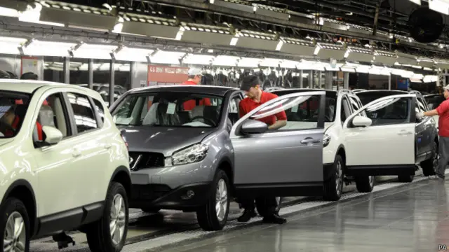 Россияне в 2014 году стали меньше покупать машин