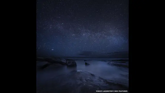 31 سالہ مِکو لیگرسٹاڈ دارالحکومت ہلسنکی سے تقریباً 30 کلومیٹر دور ایک قصبے میں رہتے ہیں اور رات کے مناظر کی تصویر بندی کے لیے وہ قصبے سے باہر نکل جاتے ہیں۔ 