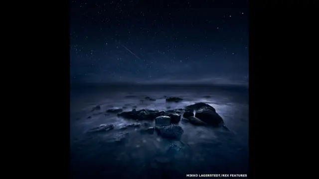 مِکو لیگرسٹاڈ کہتے ہیں: ’مجھے پہلی مرتبہ فوٹوگرافی کا شوق اس وقت ہوا جب میں اپنے کچھ عزیزوں سے ملنے کار میں جا رہا تھا۔ سارے دن کی بارش کے بعد سورج غروب ہو رہا تھا۔ میں نے یہ خوبصورت نظارہ دیکھا جہاں دھند سورج کی آخری کرنوں سے مل رہی تھی۔ میں نے اسی وقت فیصلہ کر لیا کہ ایسے حیران کن مناظر کی تصویریں اتارتا رہوں گا۔‘ 