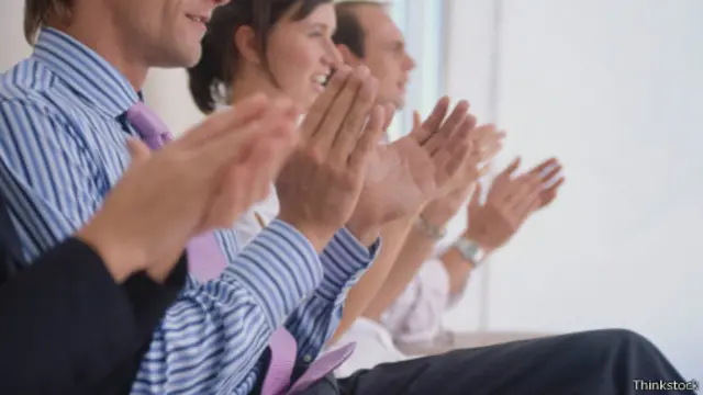 يعكف أرباب الأعمال على توسيع نطاق برامج الإثابة والتقدير التي تتبناها مؤسساتهم.