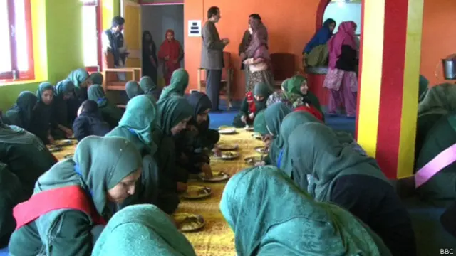 شورش سے پہلے کشمیر میں صرف ایک چھوٹا سا یتیم خانہ تھا اور آج ریاست کے ہر ضلع میں ہے اور کئی کئی ہیں۔