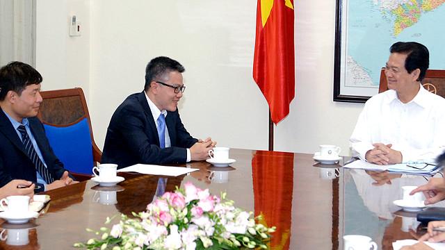 GS Ngô Bảo Châu và nhóm Đối thoại Giáo dục trong một cuộc tiếp xúc với Thủ tướng Nguyễn Tấn Dũng tháng 7/2014