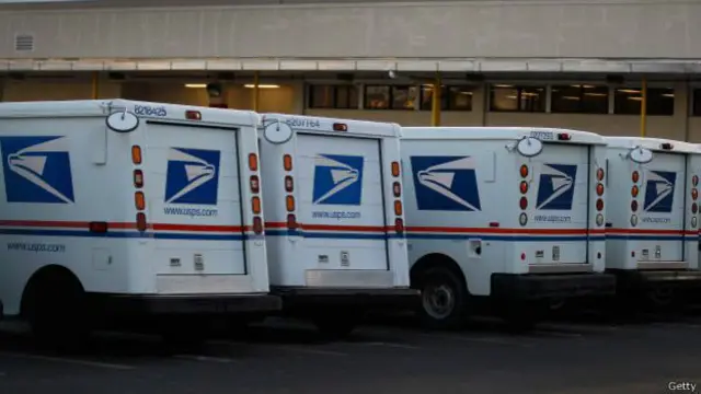 Camiones del Servicio Postal de EE.UU.
