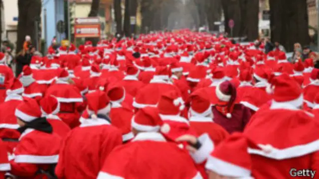 Carrera de Papás Noel en Michendorf (Alemania) en 2013