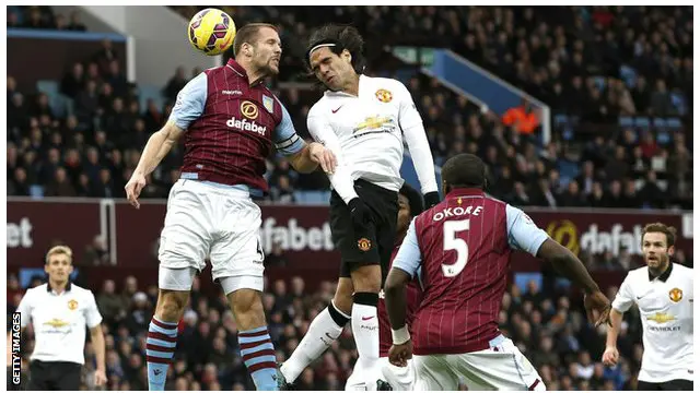 د یونایټیډ روزونکي لویس ون ګال ویلي که لوبډله یې د اتلولۍ هیلې لري نو د اسټن وېلا په څېر کمزورو ټیمونو سره لوبې نه شي برابرولی. 