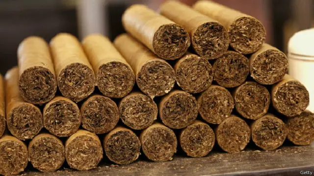 كانت عقودالا عصيبة على الاقتصاد الكوبي بسبب المقاطعة الأمريكية