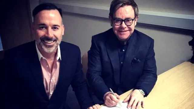 艾尔顿·约翰与大卫·弗尼士结婚