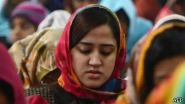 पाकिस्तानी ईसाइयों ने पेशावर हमले का विरोध किया