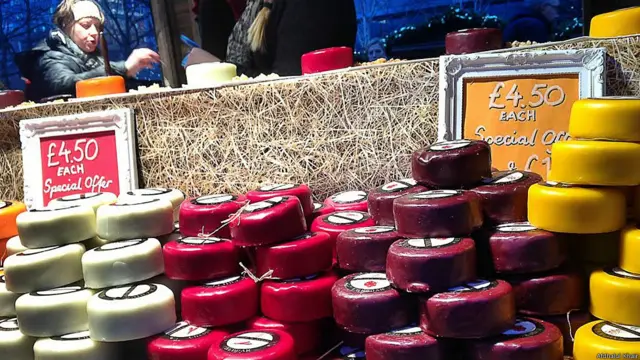 Pasar Natal, More London