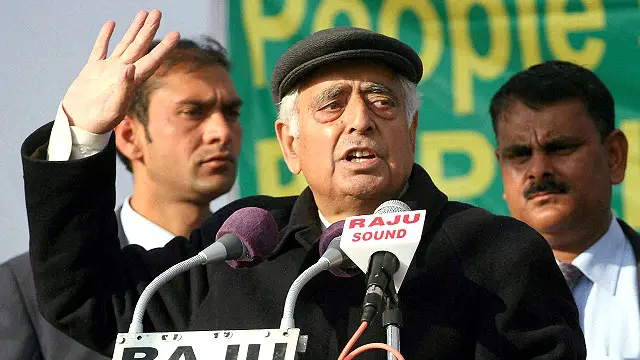 پی ڈی پی رہنما مفتی محمد سعید نے اتوار کو جموں کشمیر کے وزیر اعلی کے عہدے کا حلف لیا