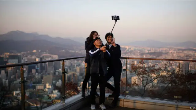 ٹائم ميگزین کا کہنا ہے کہ یہ سال سیلفی کا رہا