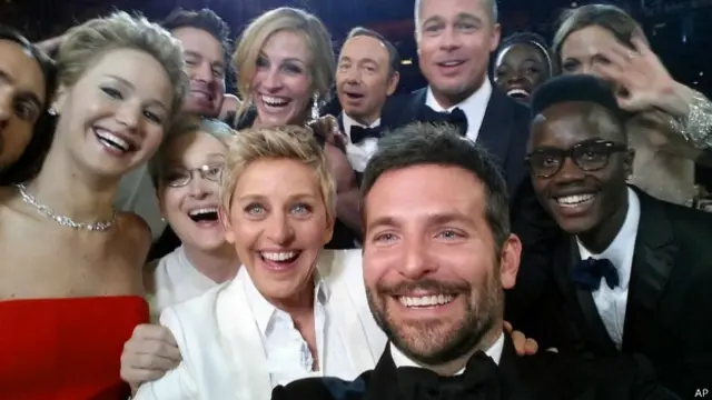 Selfie de Ellen Degeneres y varias estrellas de Hollywood