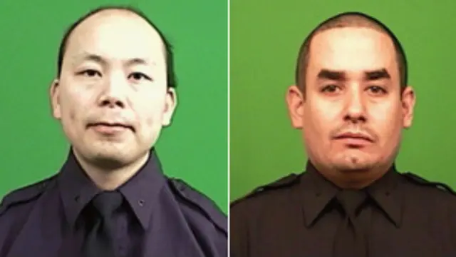 دو مامور پلیس درحالی که در اتومبیل گشتی خود بود هدف قرار گرفتند