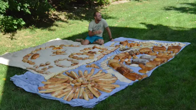 Rob Greenfield cortou os EUA de bicicleta se alimentando apenas de comidas encontradas em lixeiras. Todas as imagens são cortesia de Rob Greenfield - www.robgreenfield.tv)