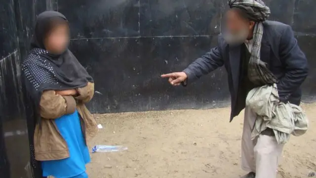 10 साल की कथित ख़ुदकुश हमलावर लड़की को पुलिस ने जनवरी 2014 में हिरासत में लिया था.