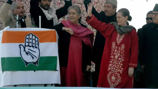 کانگریس پوچھ رہی ہے کہ گوشت کے ایکسپورٹ پر اب تک پابندی کیوں نہیں لگائی گئی ہے؟