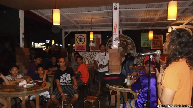 Cerita tentang smong atau tsunami diwariskan turun temurun oleh para leluhur Simeulue.