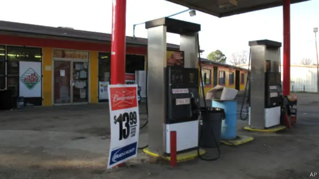 کاهش تقاضا احتمالا در روند سقوط بهای نفت خام موثر بوده است