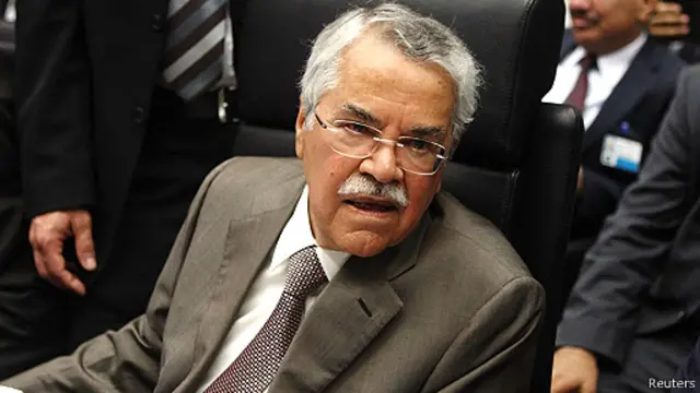 نعیمی کاهش تولید اوپک را به زیان اعضای این سازمان دانسته است