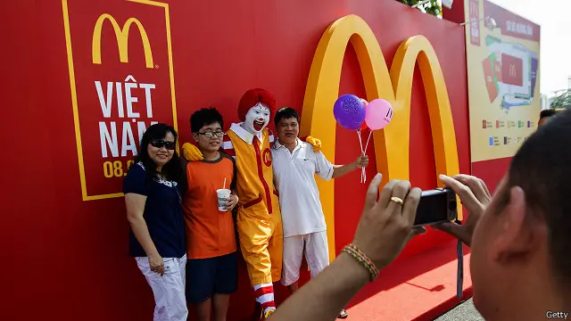 Penggemar McDonald di Venezuela dilaporkan tidak gembira dengan penggantian kentang goreng dengan menu lainnya.