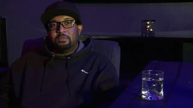 ویک، می‌گوید که یک انسان است و خیلی به اینکه از کجا آمده فکر نمی‌کند