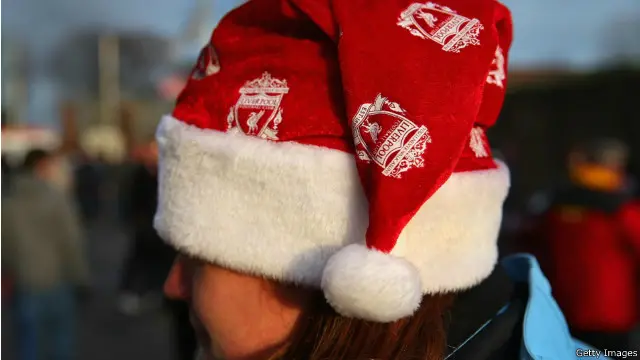 Kontroversi tentang kewajiban menggunakan topi santa di sejumlah perusahaan ramai di perbincangkan.