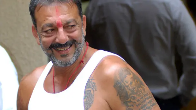 سنجے دت کو 15 دن کے لیے جیل سے چھٹی ملی ہے