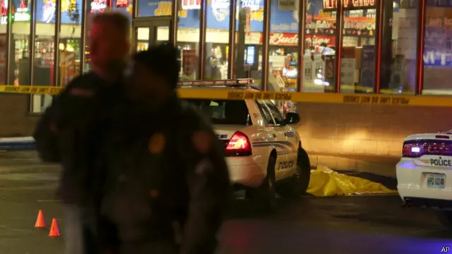 Заправочная станция в пригороде Сент-Луиса оцеплена полицией