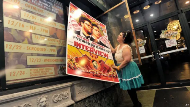 Посмотреть "Интервью" можно будет примерно в 300 кинотеатрах США, а также онлайн по всему миру