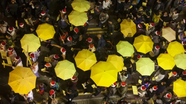 Chồng bà Lưu Sa Sa - ông Dương Khuông, đã từng tham gia các cuộc biểu tình dân chủ ở Hong Kong 