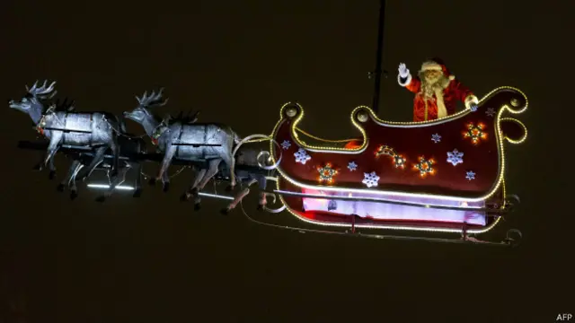 Санта на Різдво