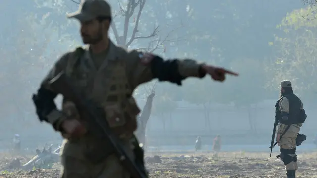 فوج کے ترجمان جنرل عاصم باجوہ کے بقول خفیہ اطلاعات کی بنیاد پر ملک بھر میں کومبنگ آپریشنز کیے جا رہے ہیں