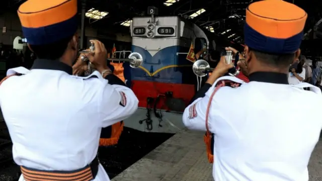 في سريلانكا، أصبح قطار "أوشين كوين اكسبريس" أو "قطار تسونامي" رمزا للمأساة التي حلت بالبلاد.