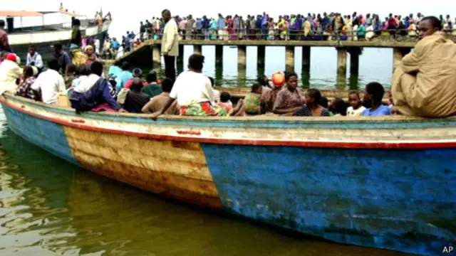 Ubwato nk'ubu bukunze kugira impanuka mu nzuzi zo muri Kongo