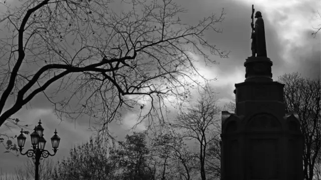 Висота київського Володимира складає майже 21 метр