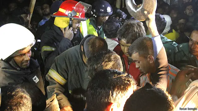 শাহজাহানপুরে পাইপ থেকে চার বছরের শিশুকে উদ্ধারের চেষ্টা চলছে